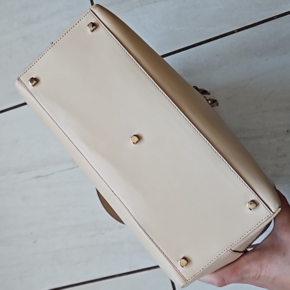 Salvatore Ferragamo Leather Handbag Silver Logo Hardware - Picture 3 of 13